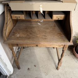 Desk $20