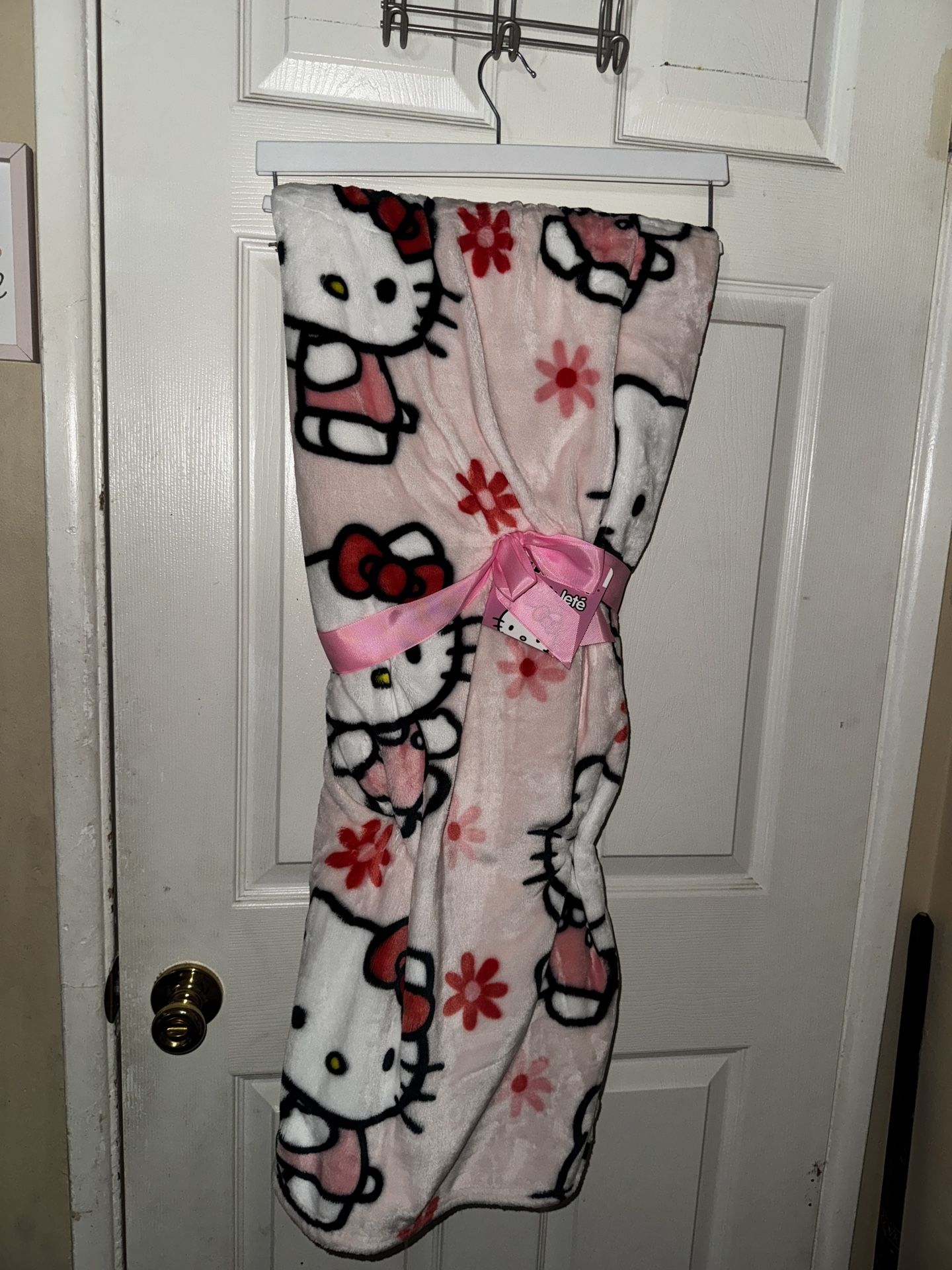 Pink Flora Hello Kitty Blanket 