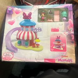 Disney Junior Minnie Mouse House Playset. 