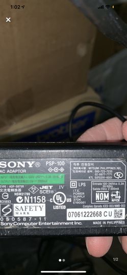 OEM Sony PSP -100 AC Power Adapter