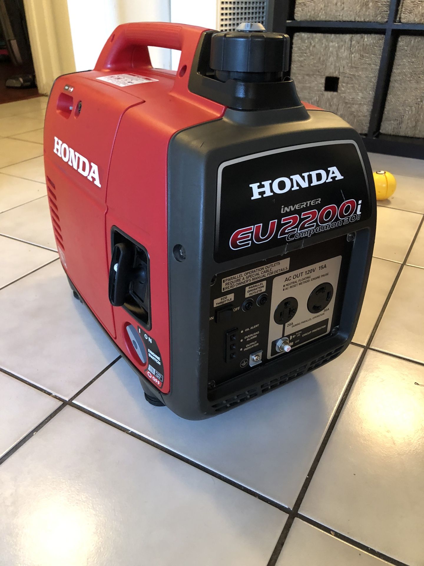 Honda eu2200i companion 30a generator in excellent condition low hours for Sale in Los Angeles