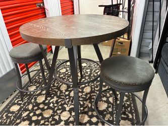 Dining table/Side Tables (Stools)