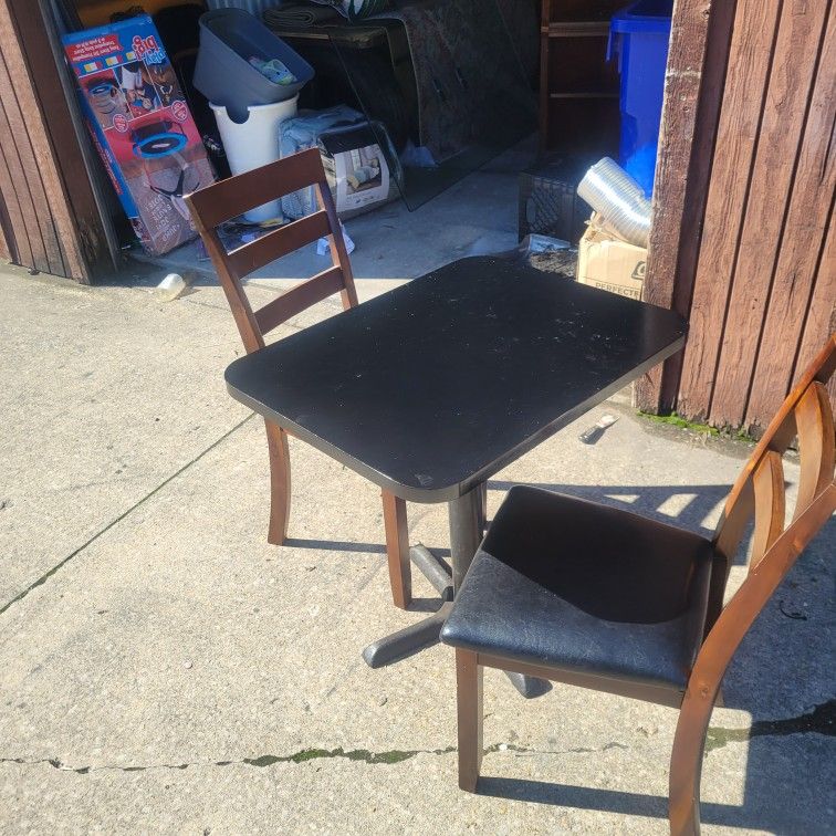 Kitchen table in chairs