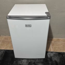 Black Decker Mini Fridge 