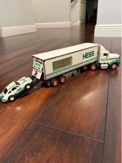 1992 VINTAGE HESS DIECAST Truck with Porsche Race Car in Trailer