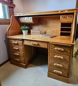 Roll top desk