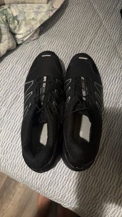 black salomon shoes