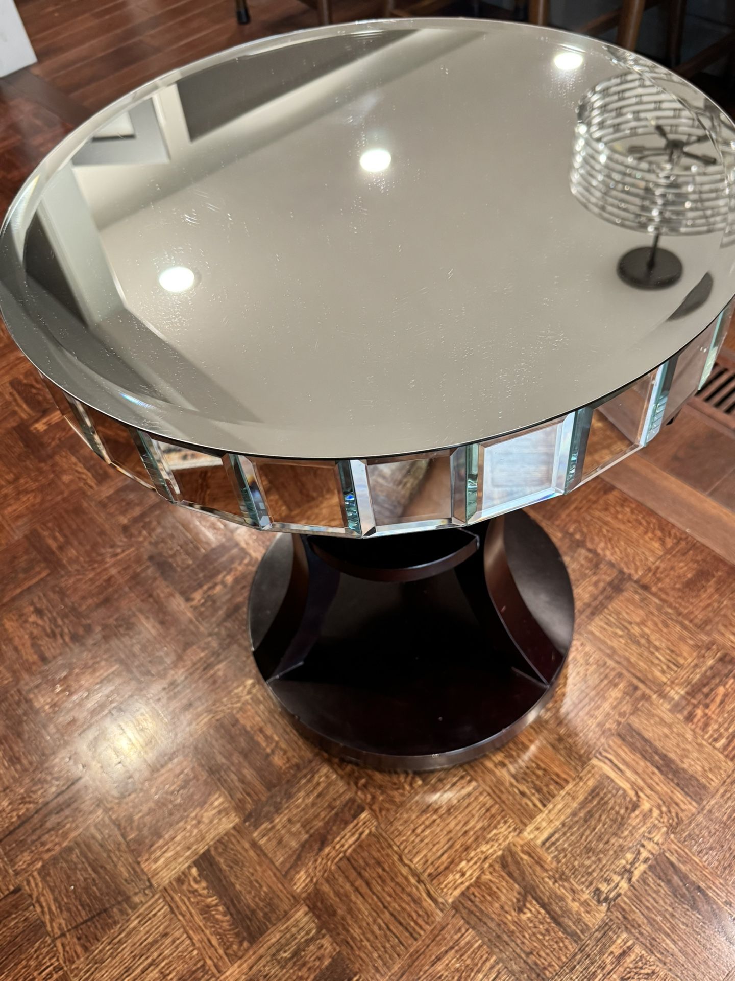 1 Accent End Table