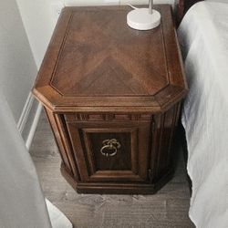 Nightstand 