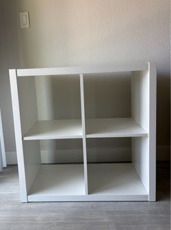 White 4-Cube Storage Organizer Shelf 30” - Excellent Condition