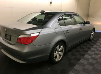 ALL WHEEL DRIVE BMW 530XI / SUPER CLEAN / NO ISSUES. 2 OWNERS