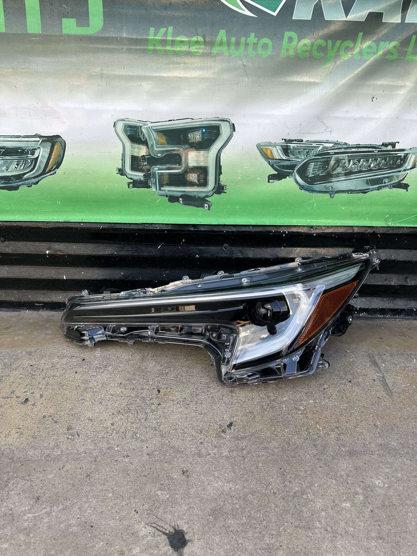 2024-2025 Toyota Corolla Headlight Oem 