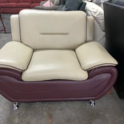 ARMCHAIR  IN VERY GOOD CONDITION  🚚🚚 FREE DELIVERY 🚚 🚚