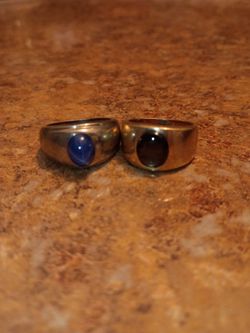 Rings with sapphire