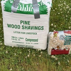 **FREE** Partial Bag Of Pine Wood Shavings & Bedding 
