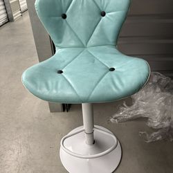 Bar Stool that Swivels