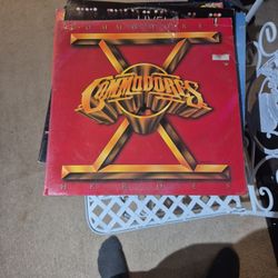 COMMODORES VINYL 