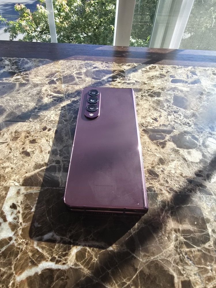 EXCELLENT CONDITION Fully Unlocked Samsung Galaxy Z Fold 4 (512GB, Burgundy)