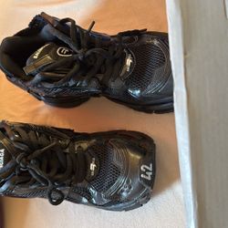 Balenciaga Black Runners
