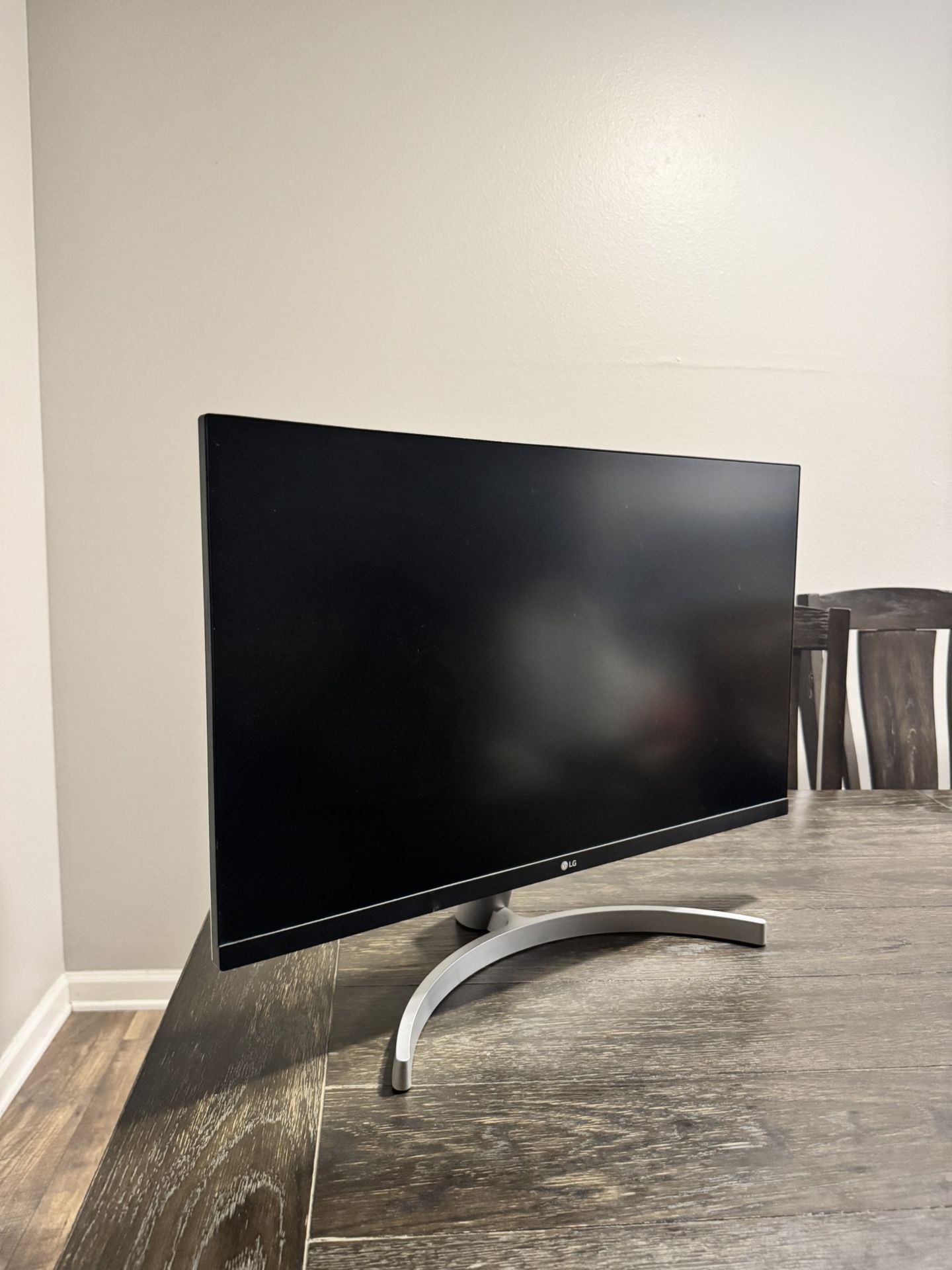 27in LG Monitor