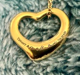 TIFFANY’S Elsa Peretti® Open Heart Collection