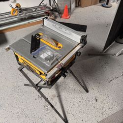 Dewalt Jobsite Table Saw 10" with Sled