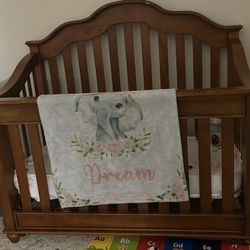 Crib and dresser combo