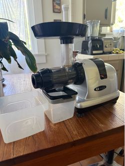 Juicer! Cold pressed omega juicer