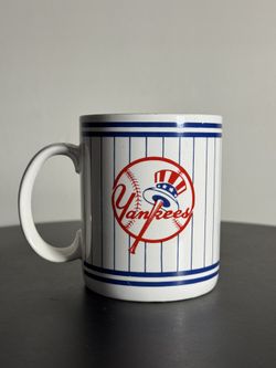MLB New York Yankees Logo w/ Stripes Commemorative Ceramic Mug