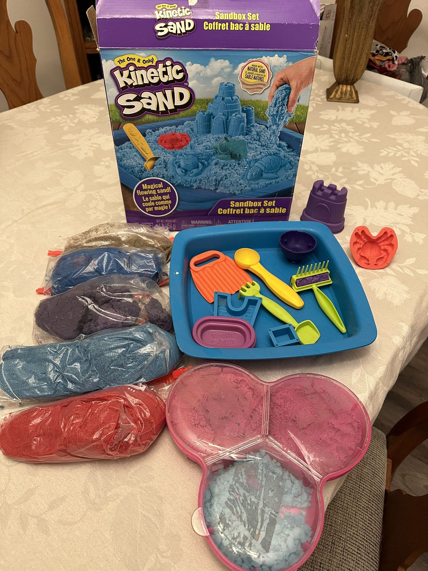 ~Lot Of Kinetic Sand & SANDBOX Set~Extra Sand~$8