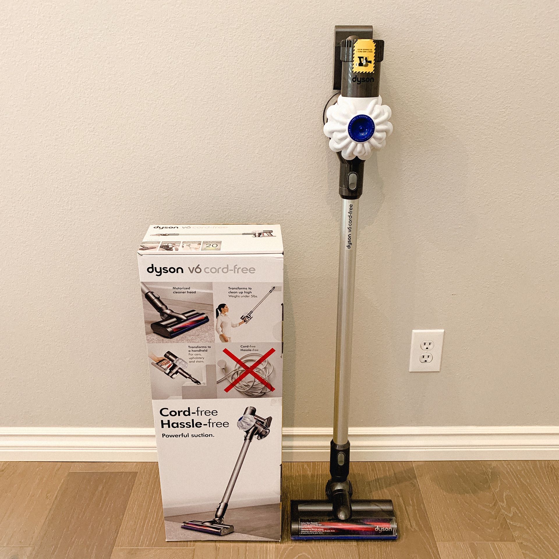 Dyson V6 Core-free Stick Vacuum Cleaner