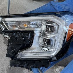 2022-2024 GMC Terrain left headlight