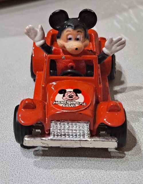 Walt Disney mickey mouse red diecast 1977 jeep