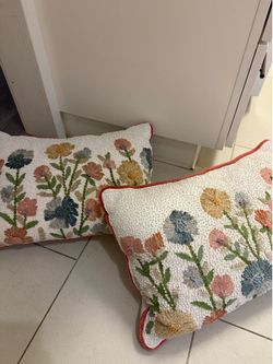 Decorative Pillows (2)