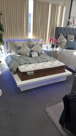 Queen LED Bedframe