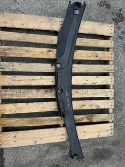 07-12 Mercedes GL Water Drain Windshield Wiper Cowl Vent Panel OEM