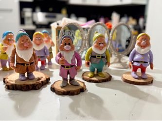 Snow White Party Decorations – Used