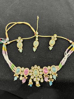 Elegant Multicolour Necklace And Earrings Set.