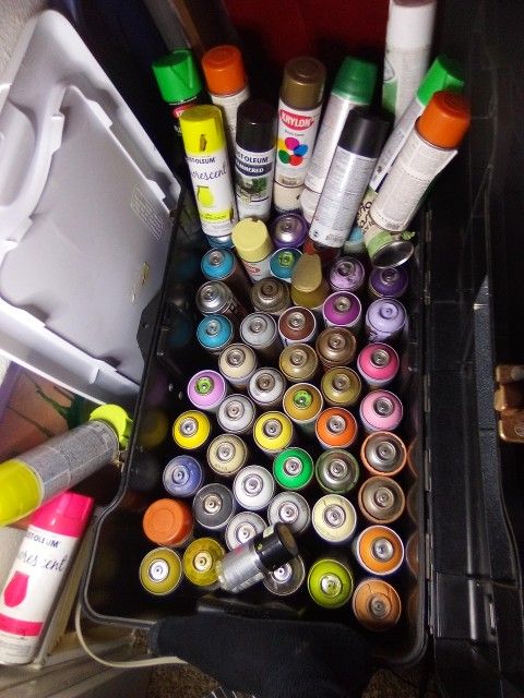 Gran lote de pintura en aerosol – Montana, Molotow, Sugar, Rust‑Oleum, Krylon + latas vintage de arte urbano
