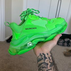 balenciaga triple s