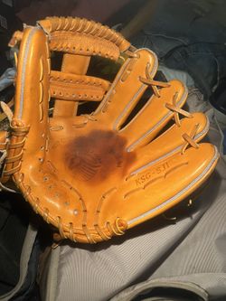 Kubota Slugger Baseball Glove