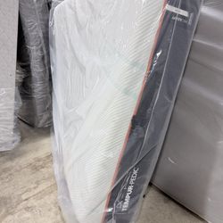 SALE 💥 Queen Mattress Tempurpedic ProAdapt Firm Display 💥