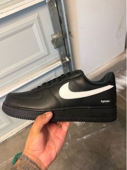 Black and White Nike x Supreme Air Force 1
