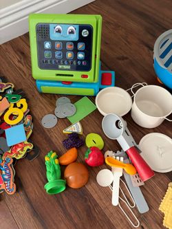 Random lot of toys (all toys for 1 price) $25