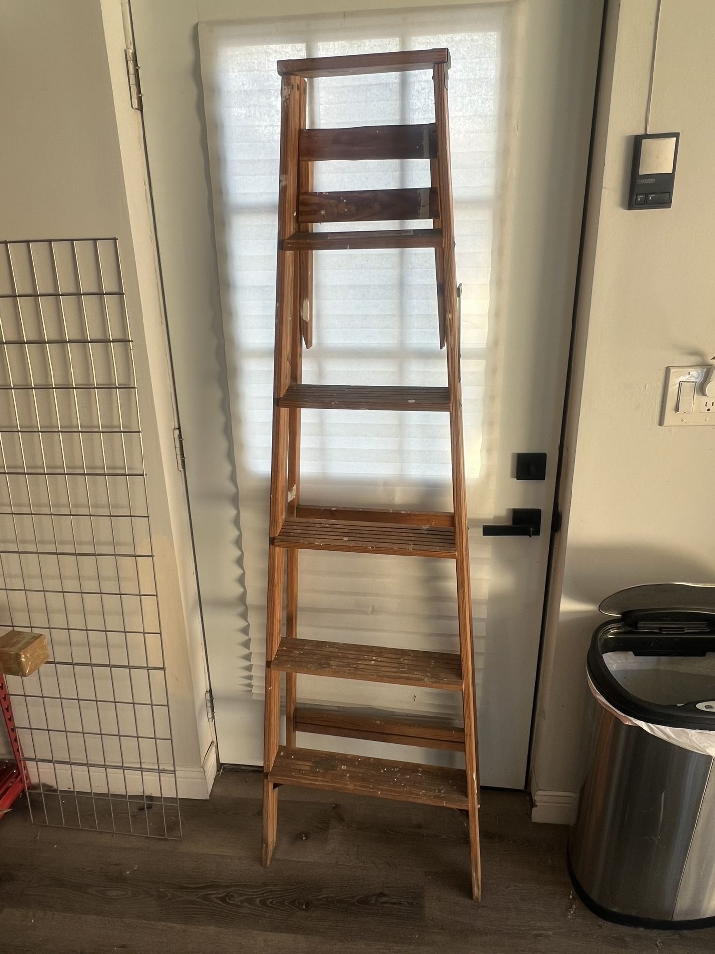 Wooden 6ft Ladder