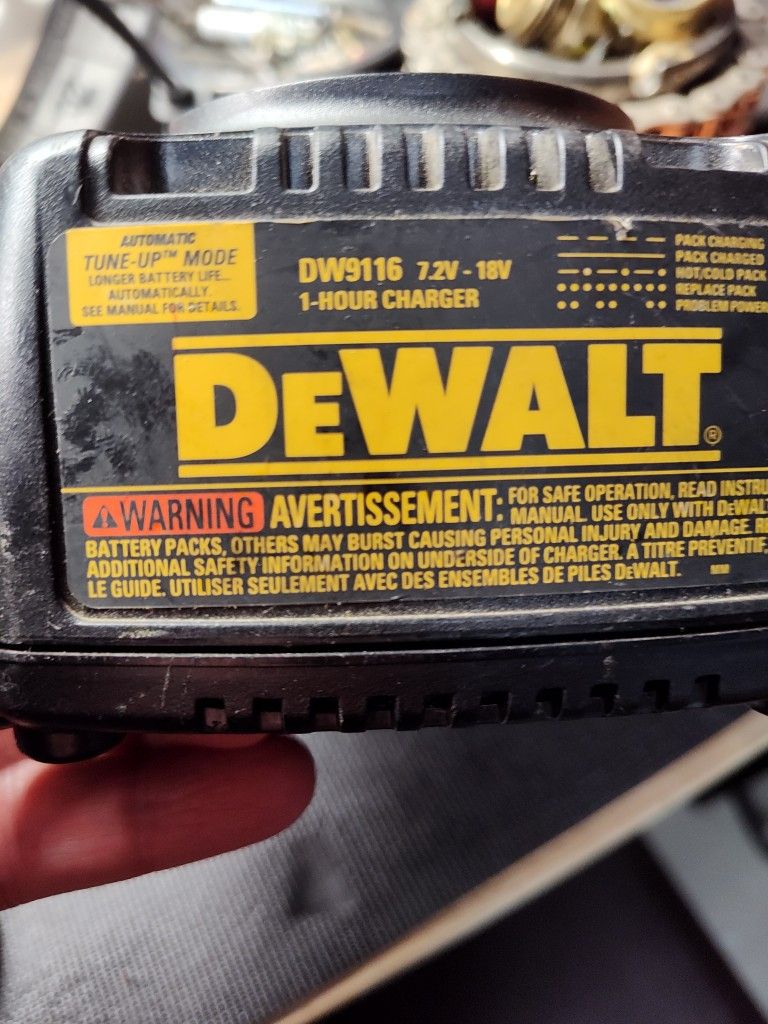 DeWalt Charger DW 9116