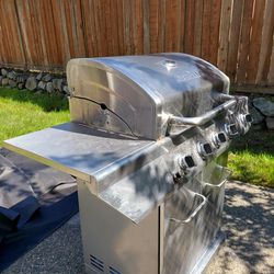 Nexgrill 4-burner Propane Gas Grill In Stainless Steel With Side Burner for  Sale in Everett, WA - OfferUp