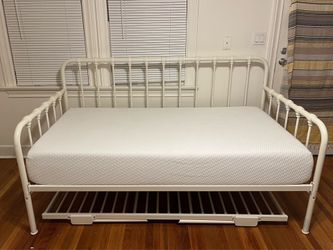 Twin Daybed with Trundle & One Twin Mattress