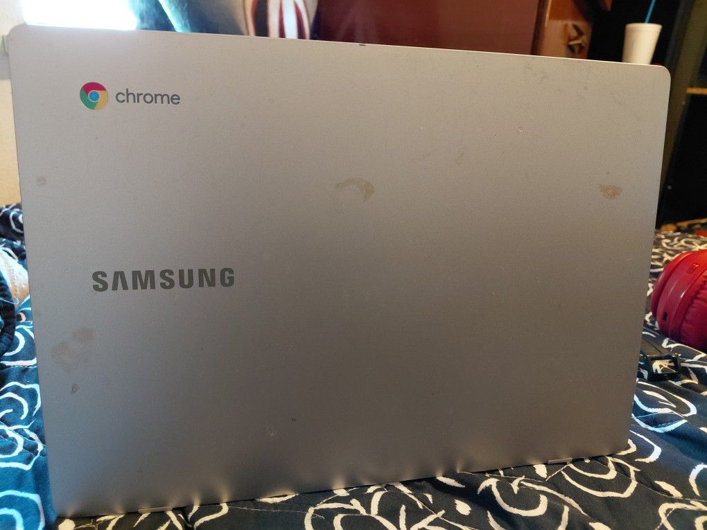 Samsung Chromebook Laptop With Mouse
