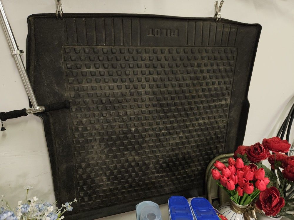 Honda Pilot SUV All weather rubber mat for hatch